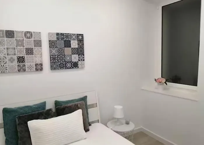 Rua Da Senhora Da Gloria 142 1º Lisbon